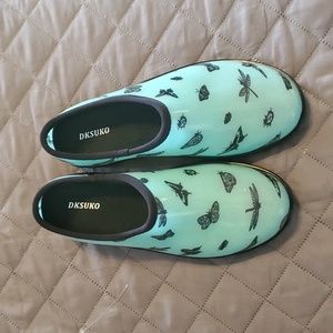 Dksuko rain shoes. NWOT